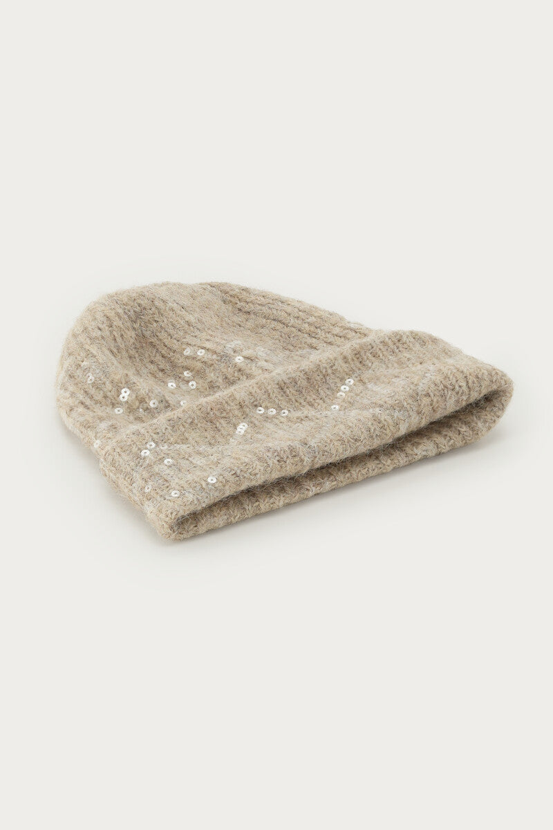 Beige beanie with sequins