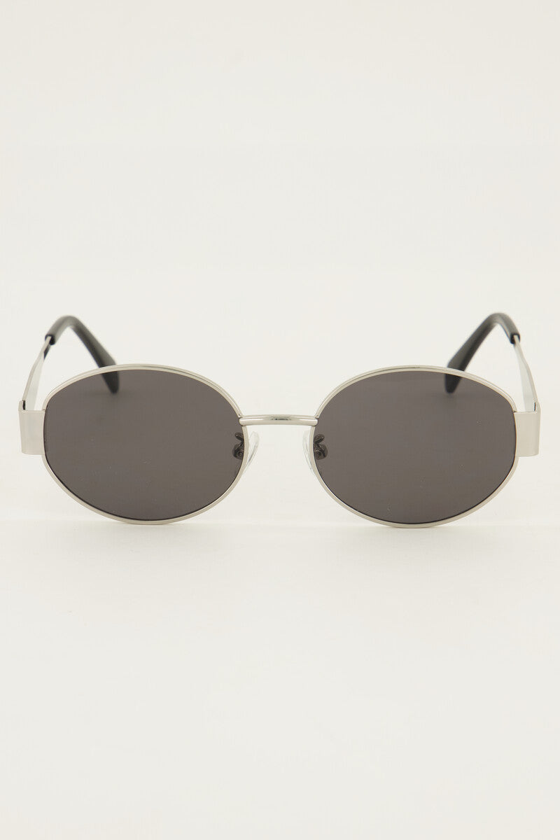 The Billie silver colored sunglasses